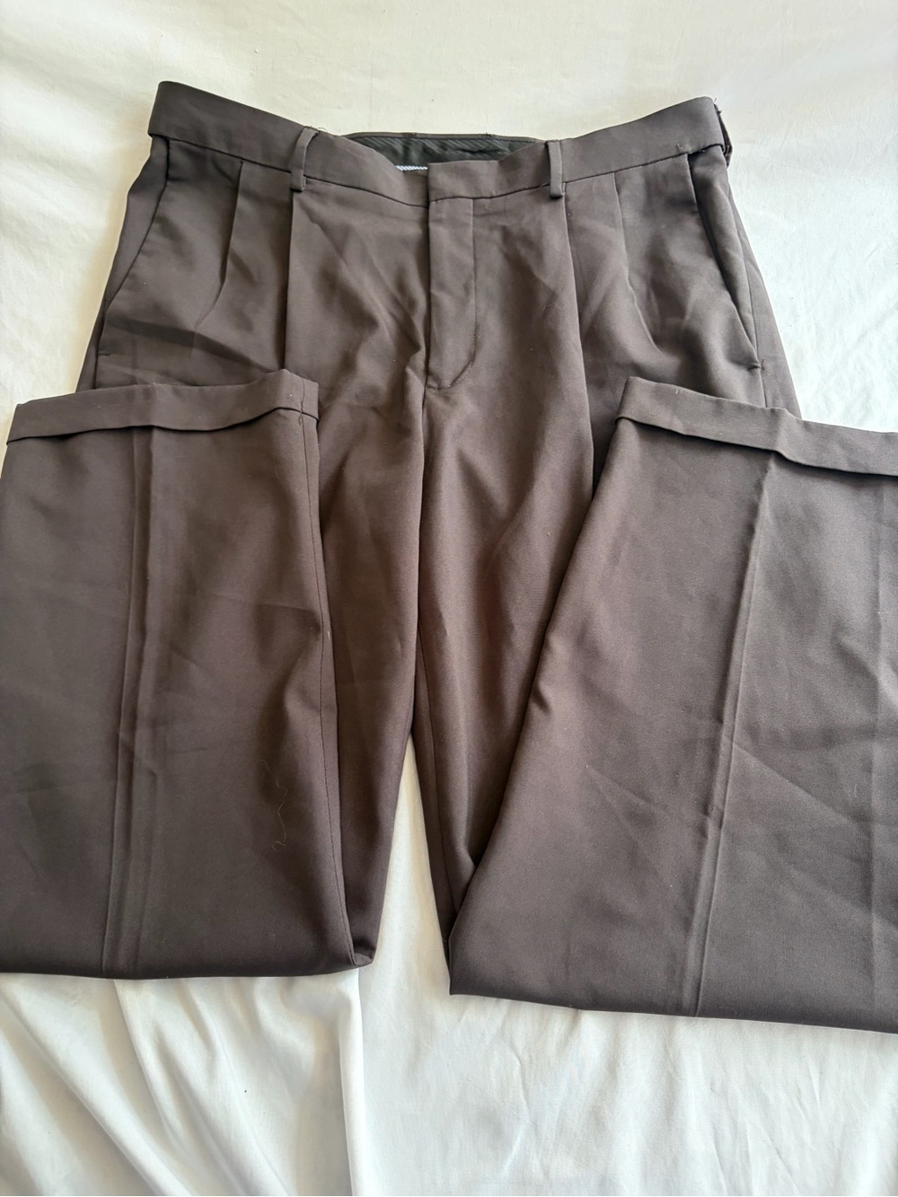 Haggar Classic Fit Dark Brown Pleated Cuffed Dress Pants Men’s 34x30